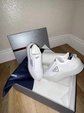 White Women’s Platform Sneakers